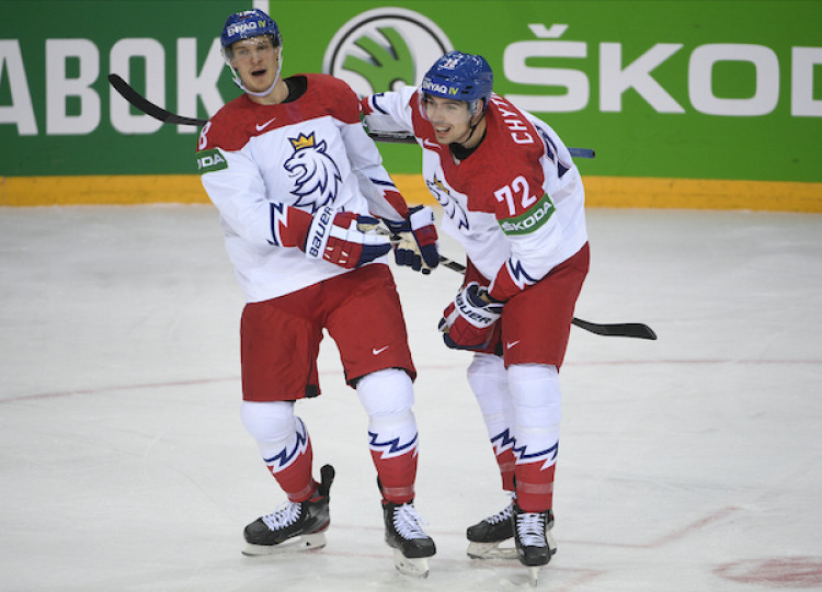 Česko nestačilo na Fínsko, severania si na MS v hokeji 2021 zahrajú o medaily