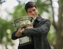 Alcaraz ovládol Melbourne a zapísal sa do histórie tenisu