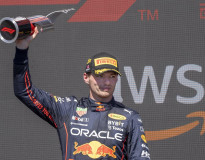 F1: Verstappen má po víťazstve na VC Kanady 46-bodový náskok na Péreza