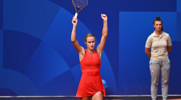 anna karolina schmiedlova