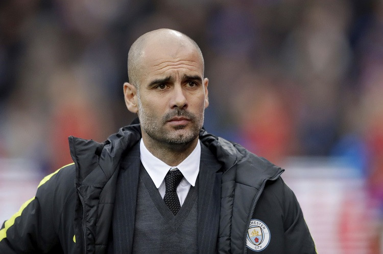 Pep Guardiola bude viesť Manchester City do roku 2023