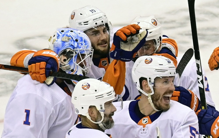 NHL: Islanders sú prvýkrát od roku 1993 vo finále Východnej konferencie NHL