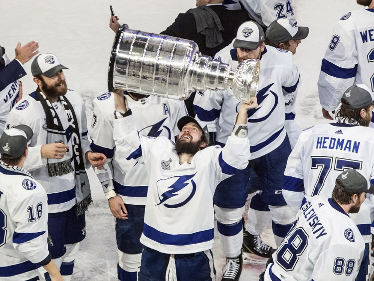 NHL: Tampa dobyla Stanleyho pohár, Černák je desiatym Slovákom, ktorý získal túto trofej