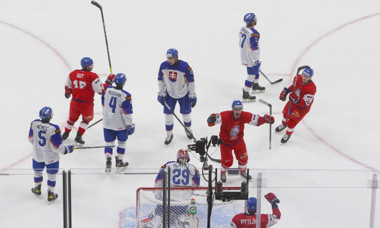 Slovensko schytalo od Česka v príprave na MS v hokeji do 20 rokov ťažký debakel (VIDEO)