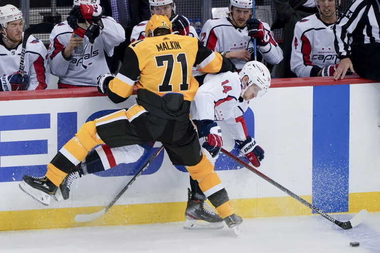 NHL: Pánik sa stal hviezdou zápasu, prihral na dva góly