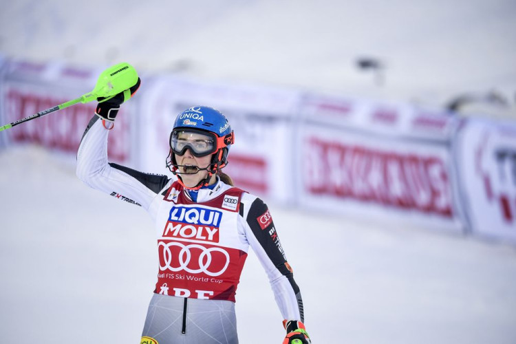 Petra Vlhová vyhrala slalom v Aare a dostala sa späť na čelo priebežného poradia SP (VIDEO)