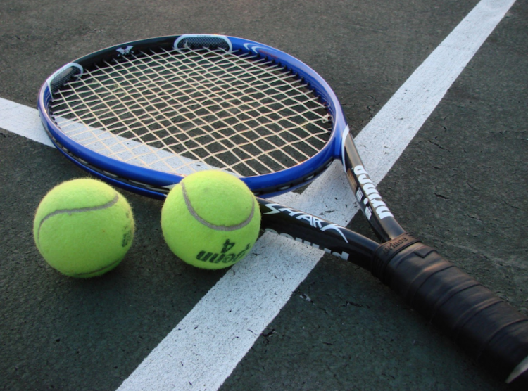 Športové stávkovanie: Ako začať vsádzať na tenis?