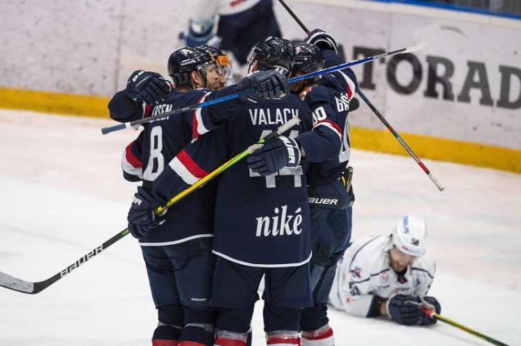 HC Slovan Bratislava Dukla Trenčín ONLINE dnes hokej Tipos Extraliga LIVE