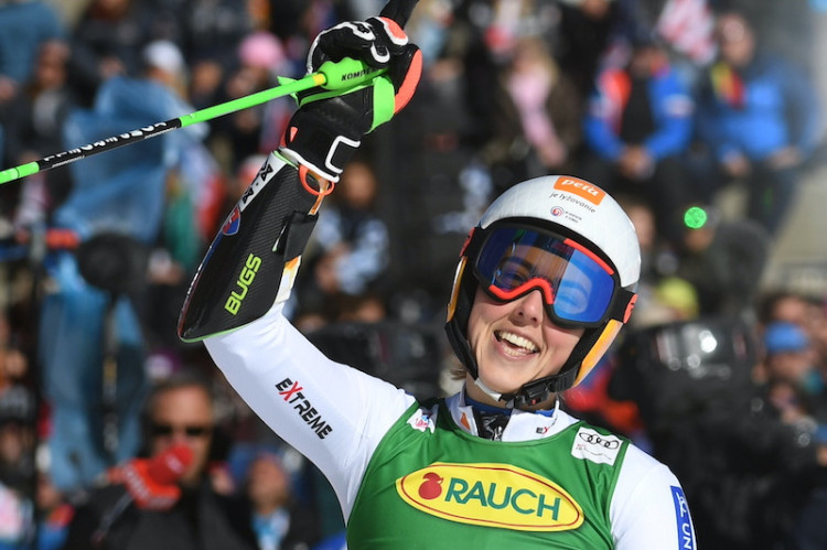 Petra Vlhová dnes obrovský slalom ženy 1. kolo ONLINE Courchevel live