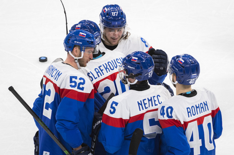 Slovensko zdolalo Lotyšsko a na ZOH v Pekingu 2022 získalo prvé body