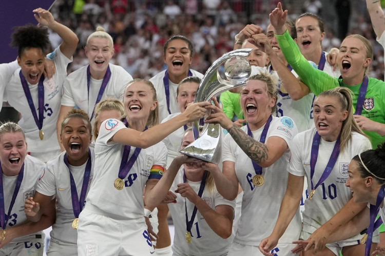 Ženské finále ME vo futbale vyhrali Angličanky, Wembley zažilo rekordnú účasť