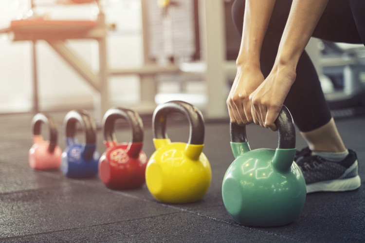 Kettlebell – Cvičte kdekoľvek + (cviky)