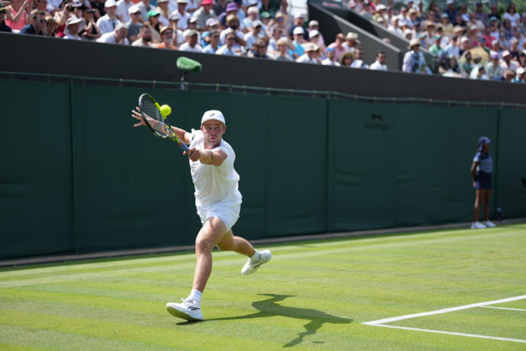 Favoriti nezaváhali – Paul a De Minaur hladko do druhého kola vo Wimbledone