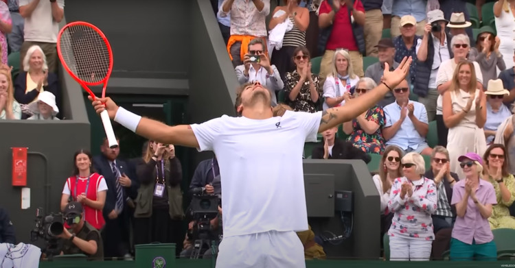 Taliansky talent Flavio Cobolli prvýkrát vo štvrťfinále Wimbledonu (VIDEO)