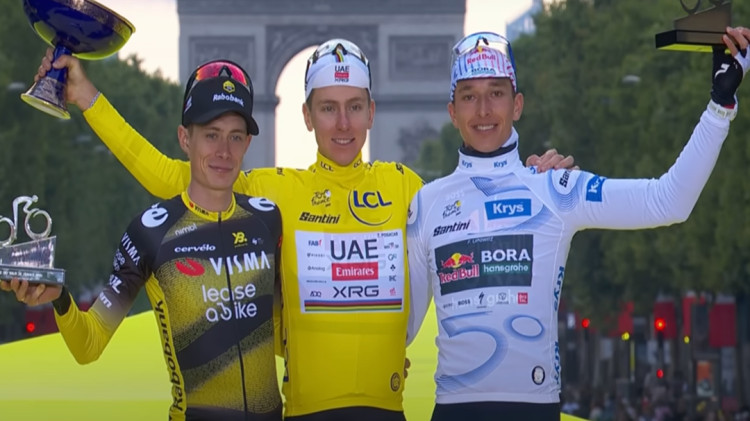 Pogačar kráľom Tour de France: Štvrtý triumf a historický míľnik