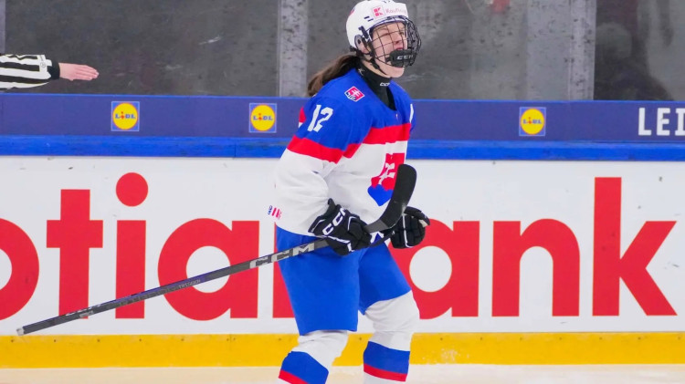 Hokej-ženy-MS18: Slovenky tretie v skupine, Lopušanová je bod od rekordu