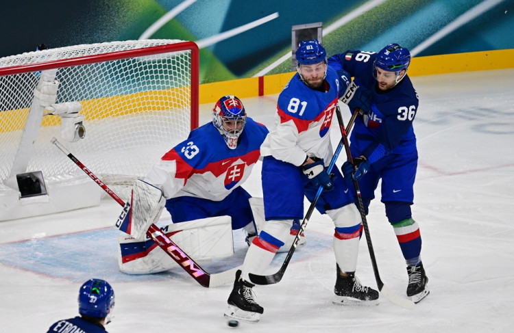 ZOH26: Digiacinto bol suspendovaný na jeden duel pre zákrok na Fehérváryho